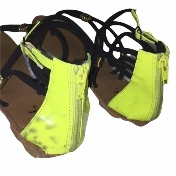 QUPID Neon Sandals - Picture 4 of 8